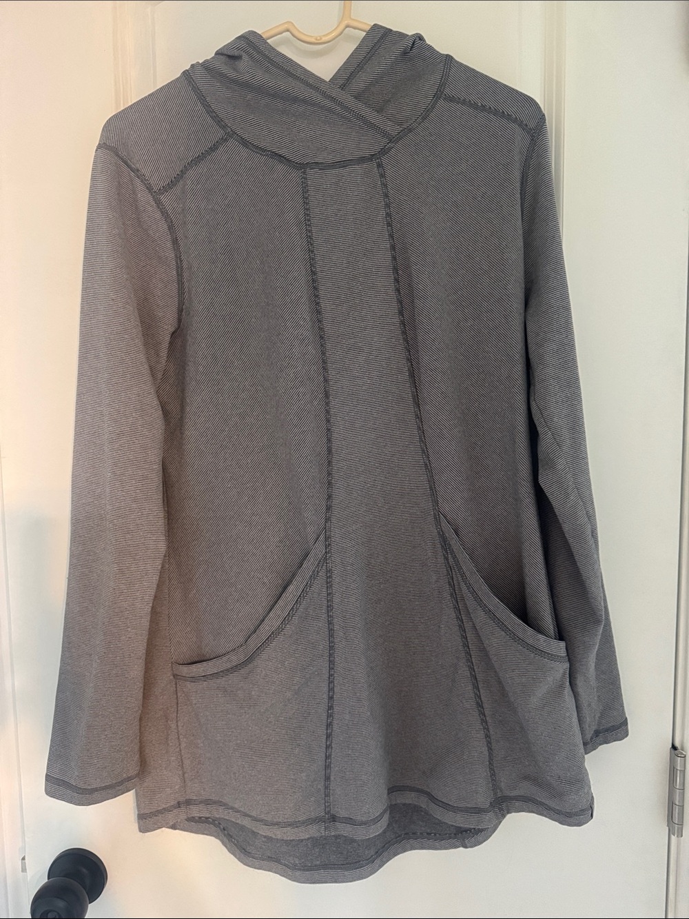 Title Nine Heather Gray Hooded Long-Sleeve Pullover